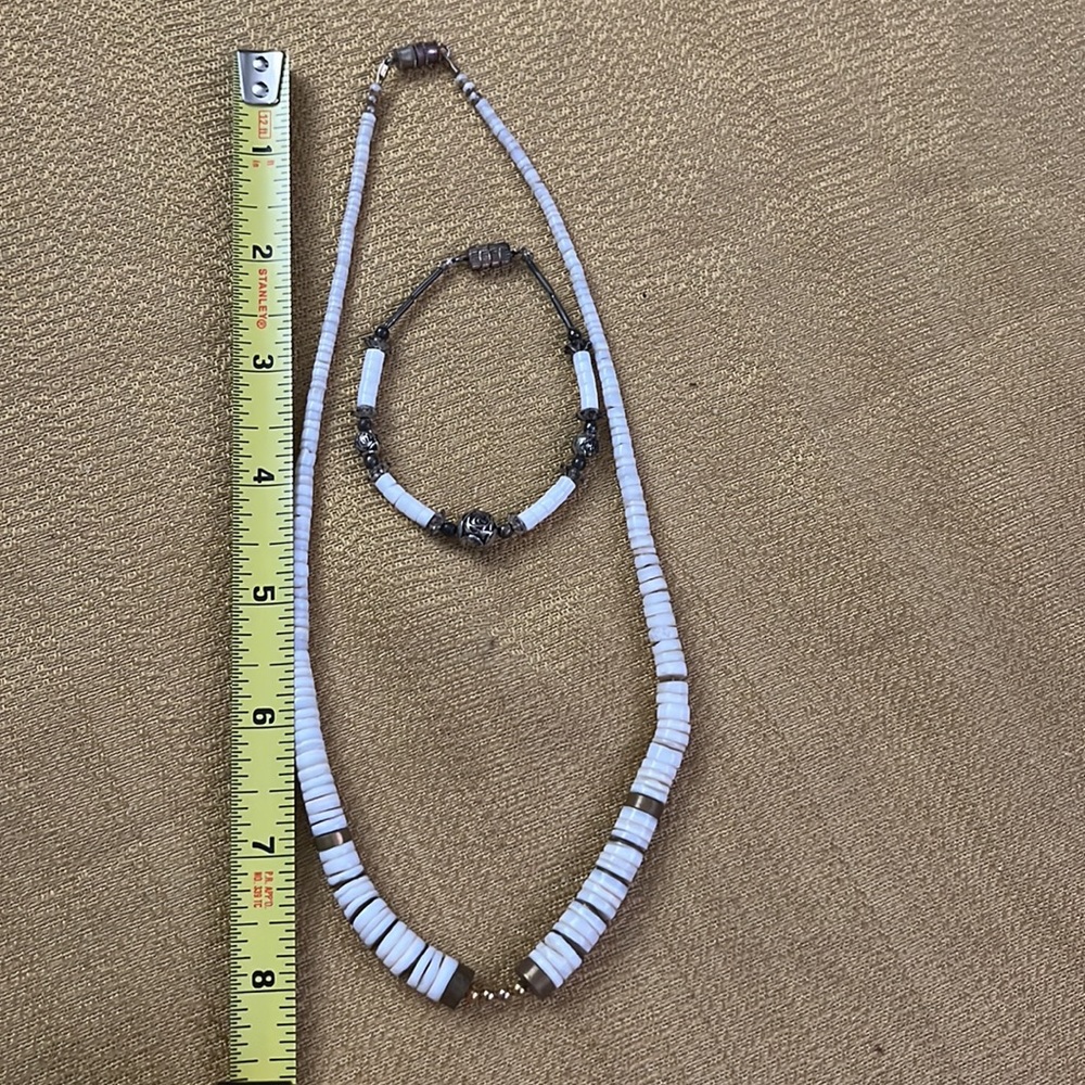 Vintage Puka Shells with Bracelet - Picture 5 of 6